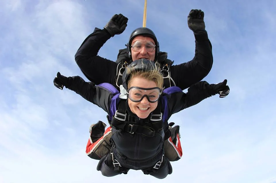 sky dive imagge.jpg