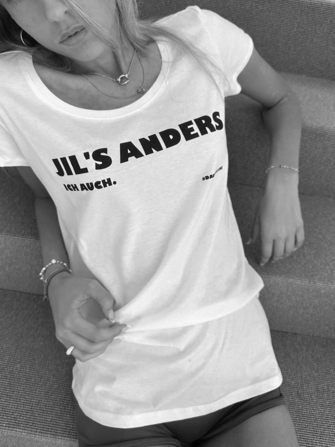 T-SHIRT -  JIL'S ANDERS, ICH AUCH  [Weiß/Schwarz]