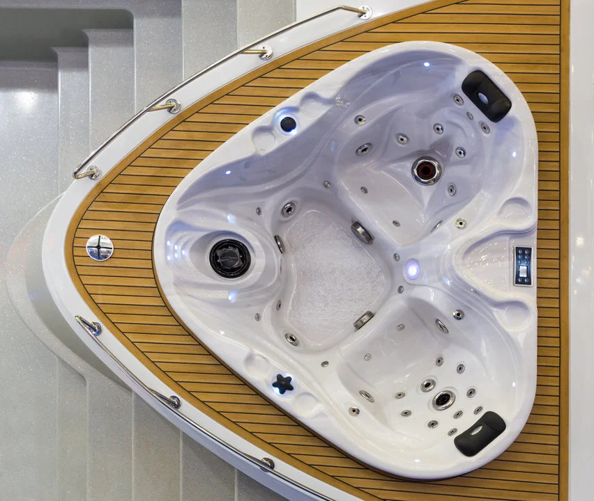 jacuzzi-top-view-hot-tub-luxury-bath-PFG3US2.jpg