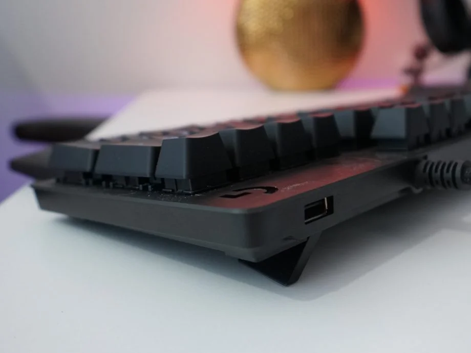 logitech g513 usb.jpg