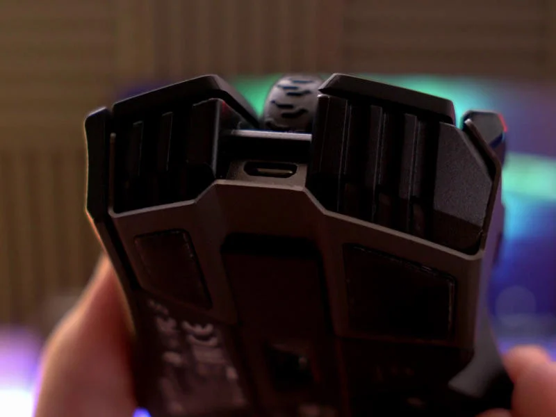 ironclaw-rgb-wireless-cable-conexion.jpg