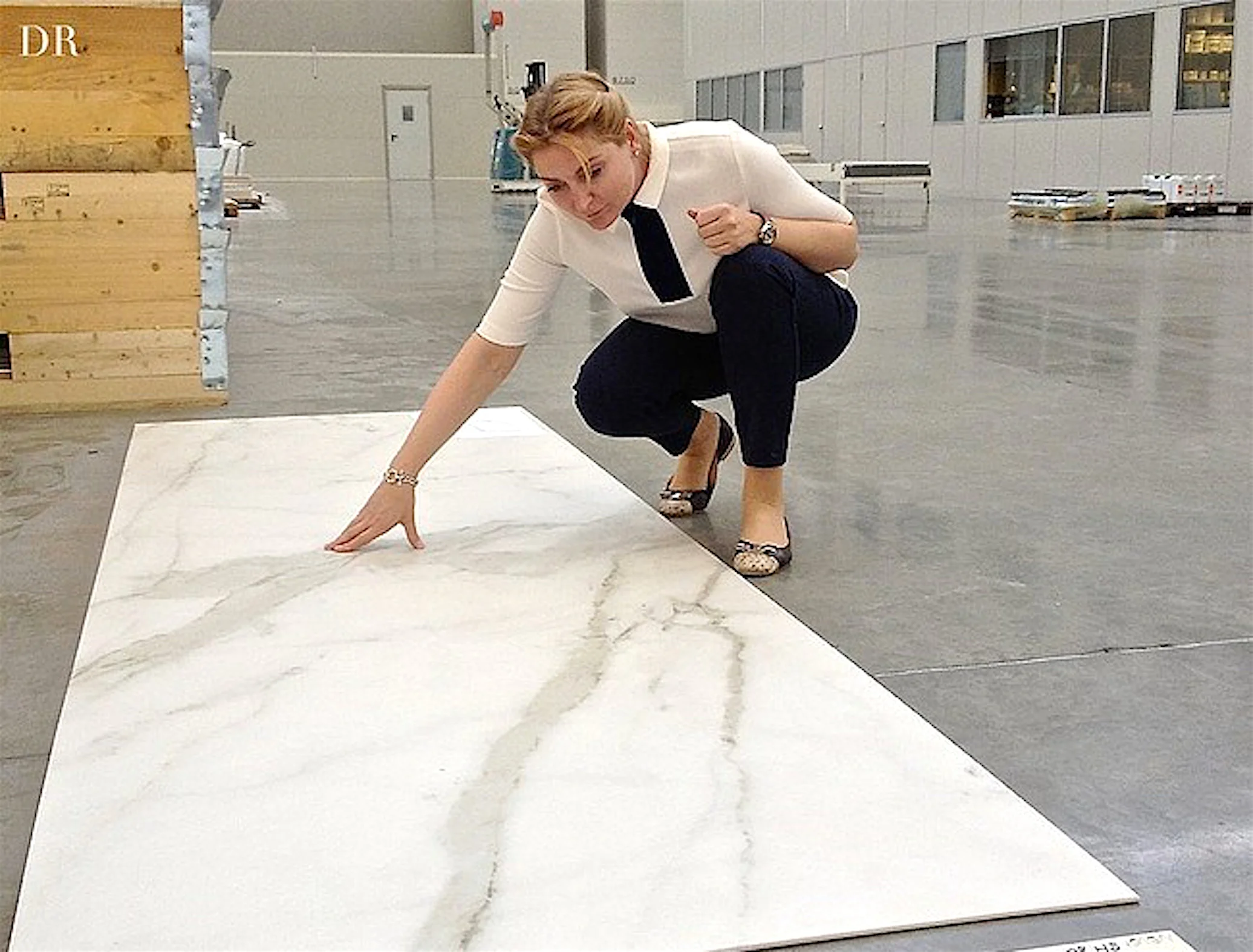 DOMINIKA J. ROSTOCKA CHOSES NEW QUARTZ SINTERS FOR DEKORIAN STORE CHAIN