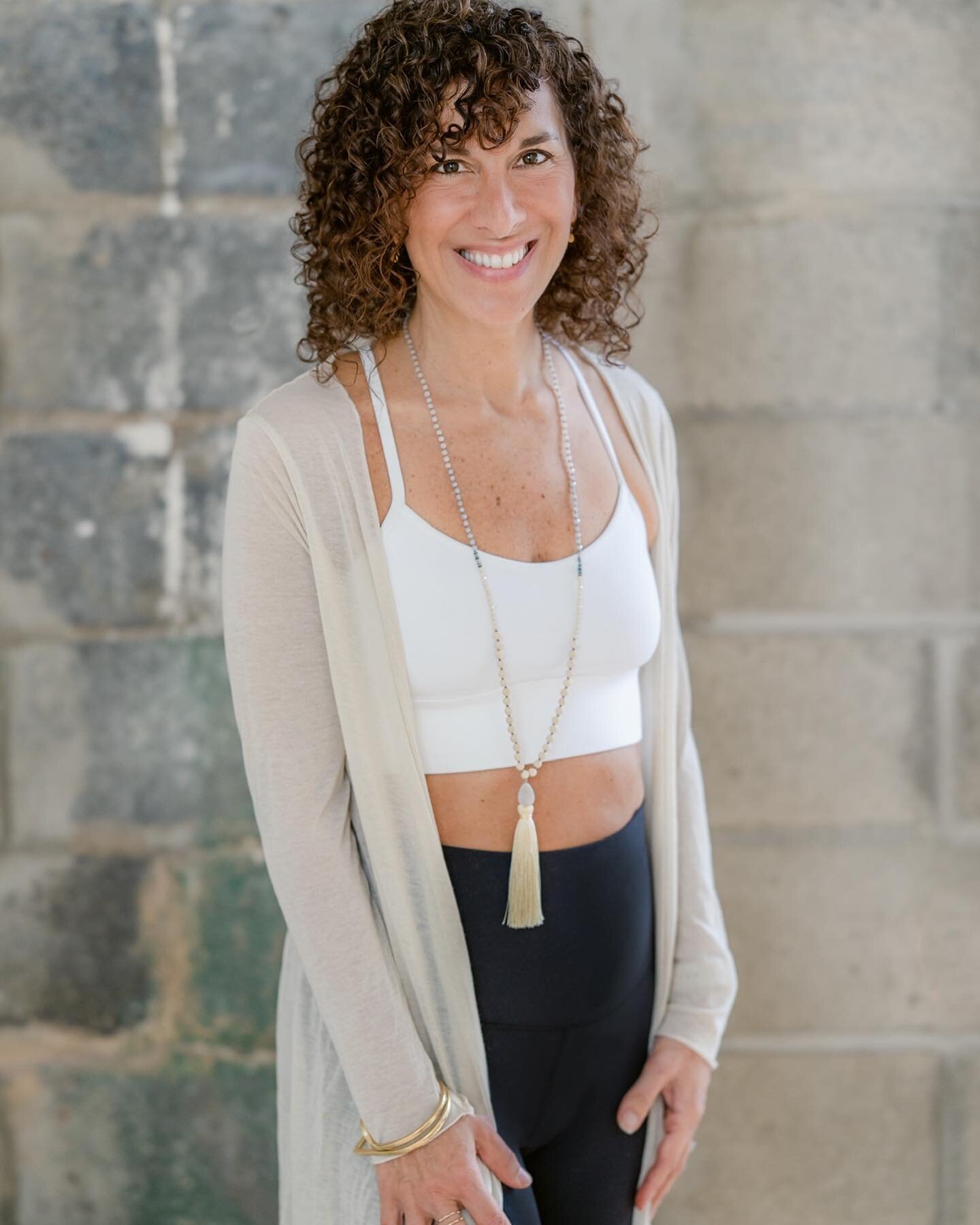 It&rsquo;s been a minute since I&rsquo;ve introduced myself&hellip;.I&rsquo;m Gina, and I&rsquo;m an interior designer &amp; yoga teacher at @yogamechanics! 

I started my business, By Design Style in 1998 after leaving (ok escaping) my corporate gig