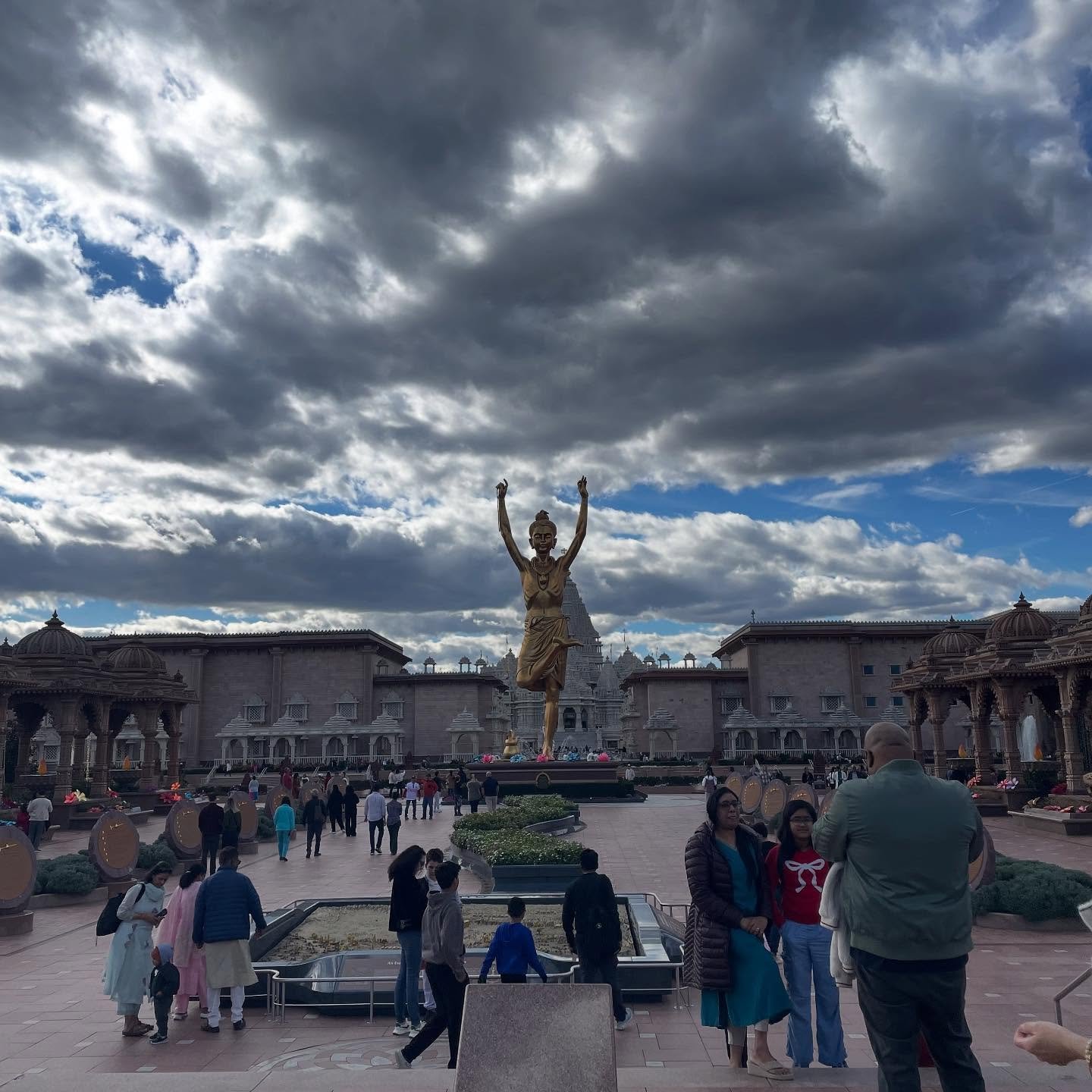 Field trip! Absolutely stunning @akshardhamusa