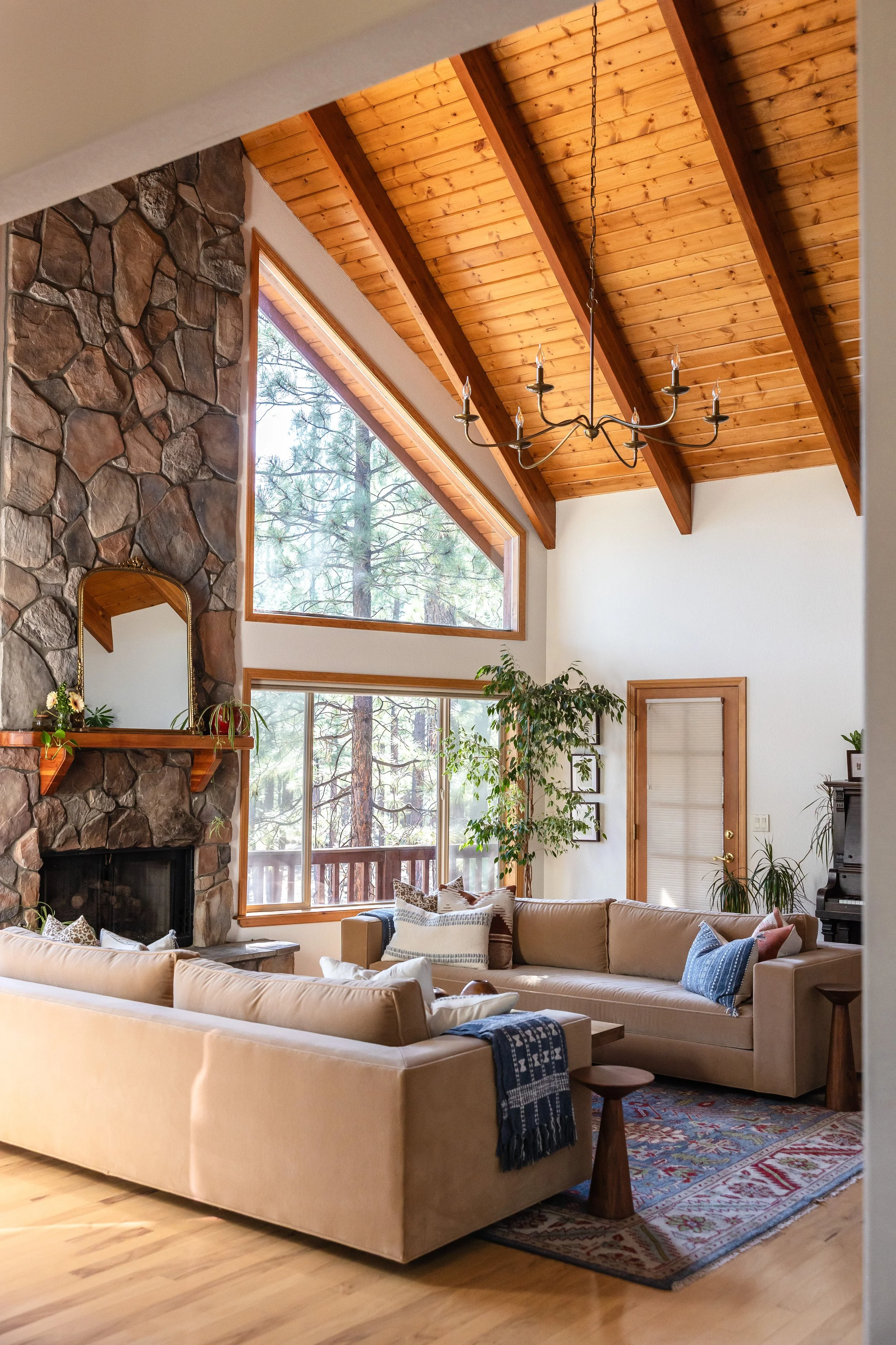 Vaulted ceilings for days!