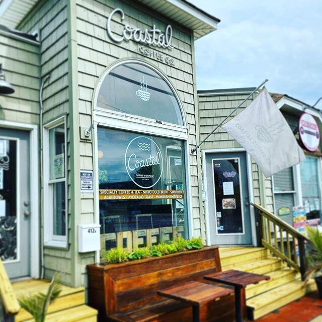 This Memorial Day, we are more grateful then ever to those who have served🇺🇸 And we are thankful for our amazing community here on #LBI. Happy summer to all (here&rsquo;s to warmer weather ahead🙃)
#drinkgoodcoffee #MDW20 #coastalcoffeelbi #beachha