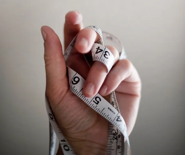 how-to-be-body-positive-when-you-dont-like-your-body.jpg