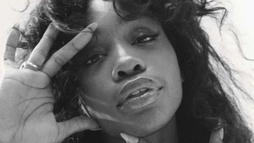 SZA Gets Real about Struggling with Self-Love and Cystic Acne.jpeg