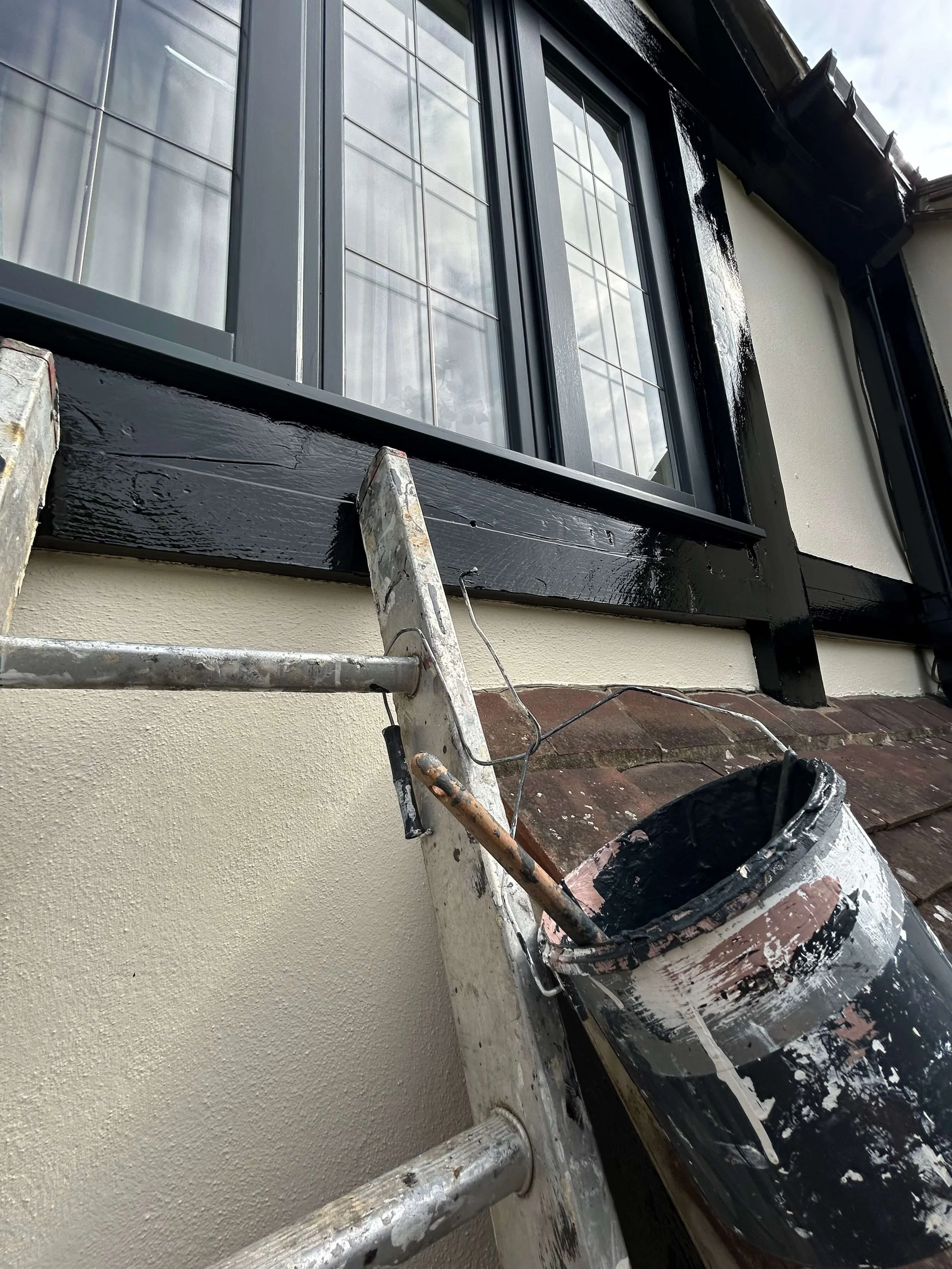 Oil based gloss-dulux trade.jpeg
