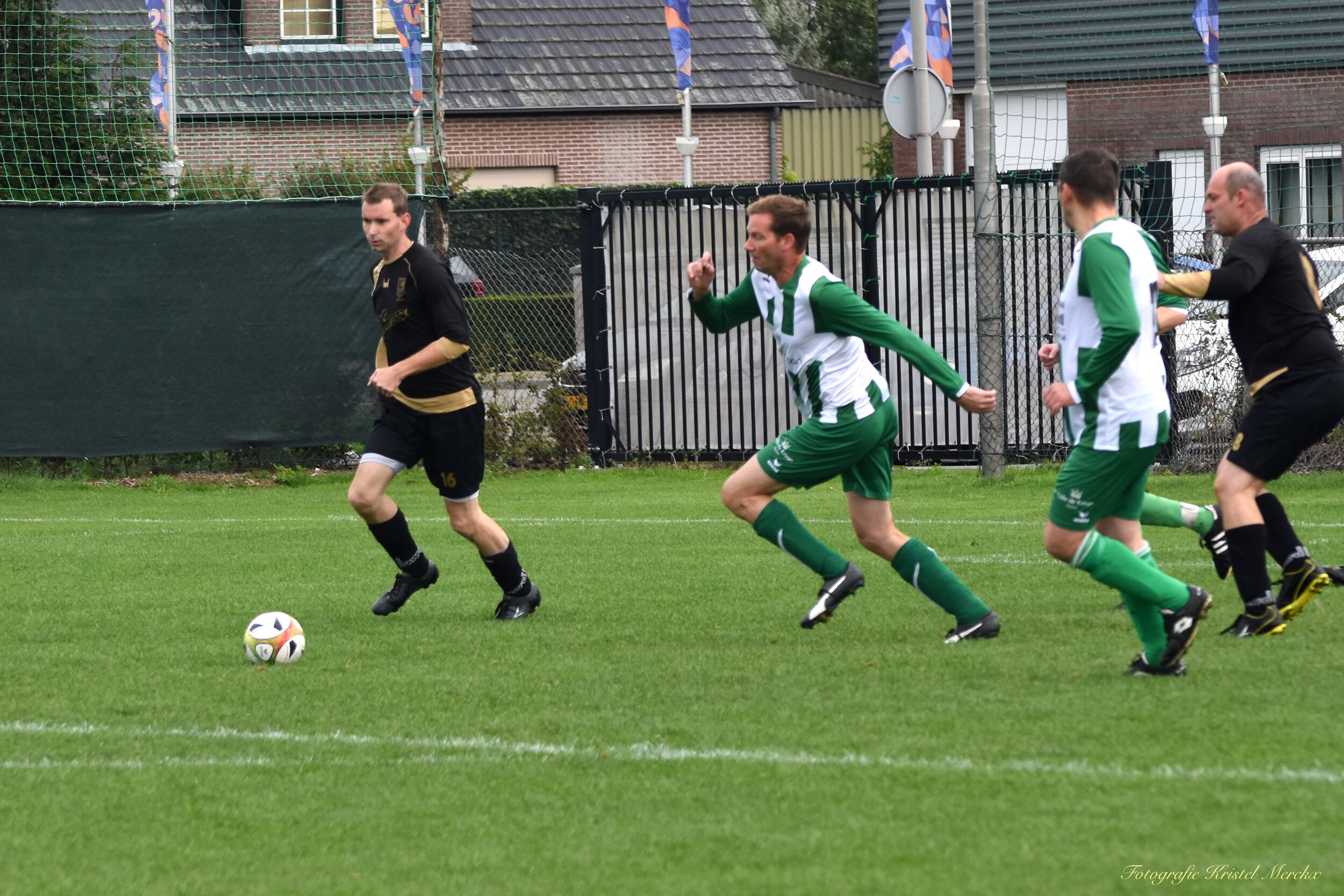 Graauwse derby in de kelderklasse: allebei een punt