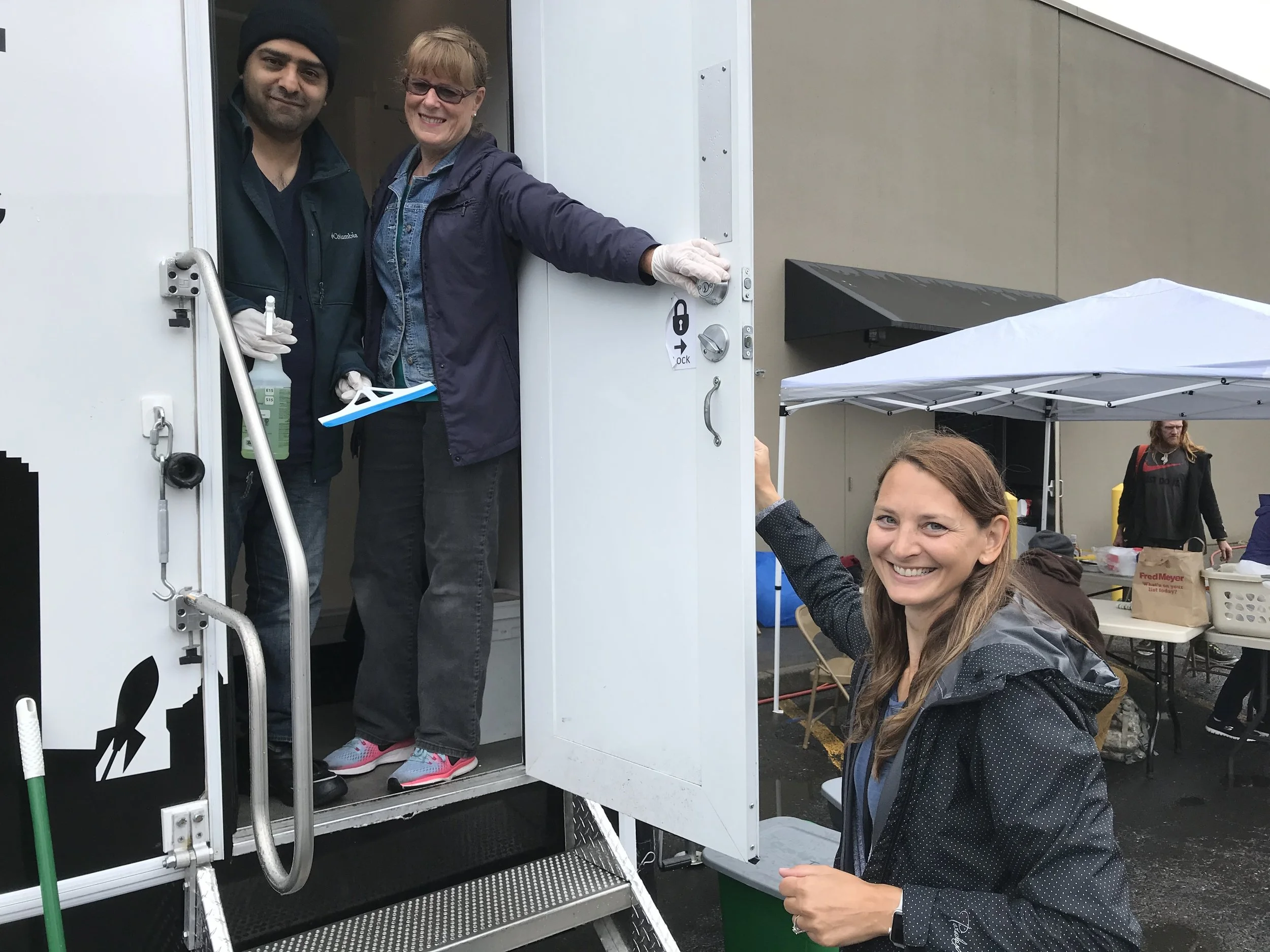We added 13 new volunteers to the team that hosts the Lighthouse Mission’s Shower Connect trailer each Friday at CTK. This allows us to continue this important ministry through the winter months!