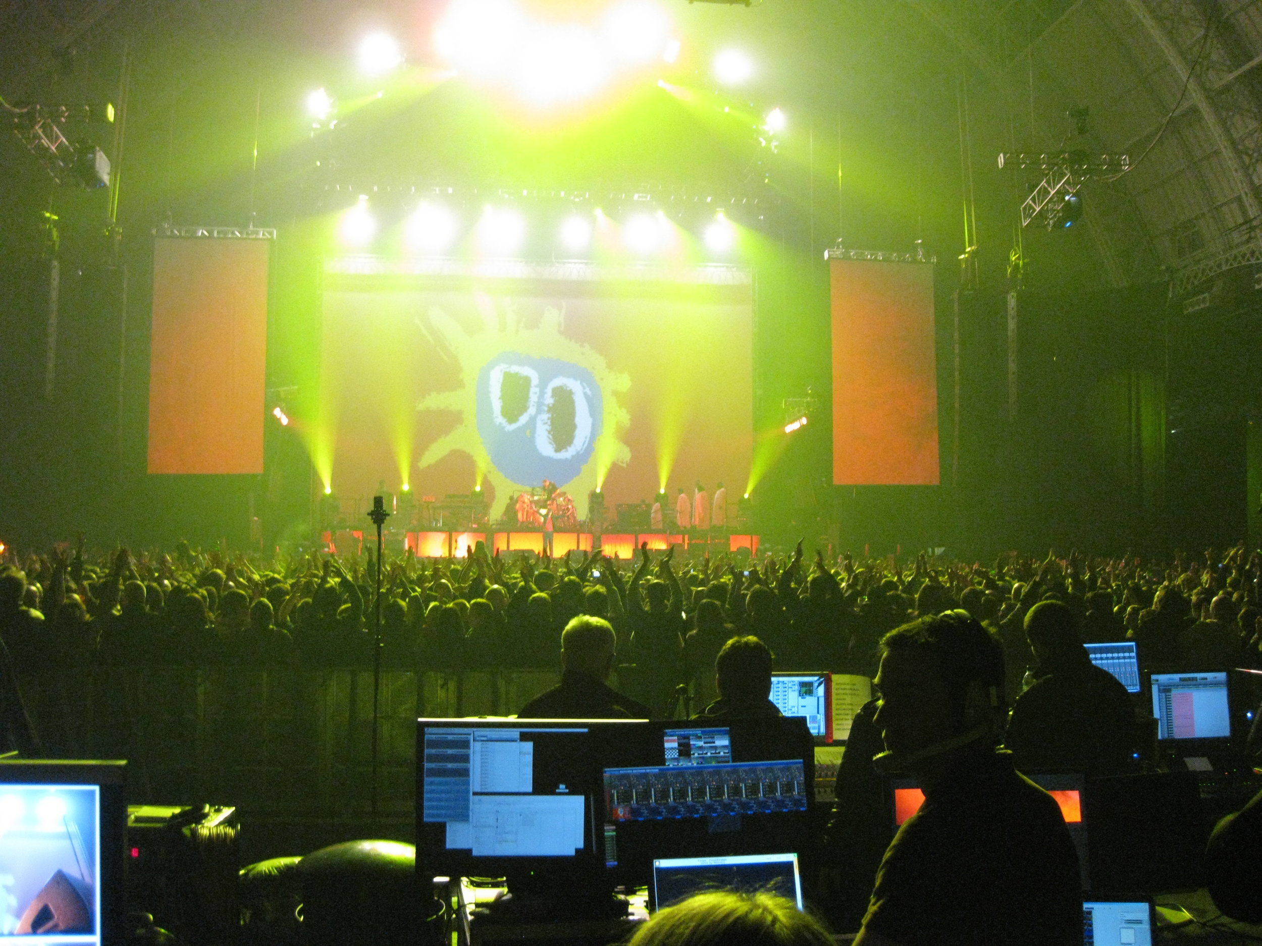 Primal scream lighting design production matthew button concert lighting programming show rock and roll tour hilife&nbsp;