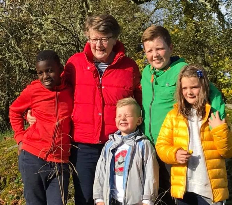 Queen Margaret of Dundee (Judith’s mummy) and her loyal subjects (grandkids)