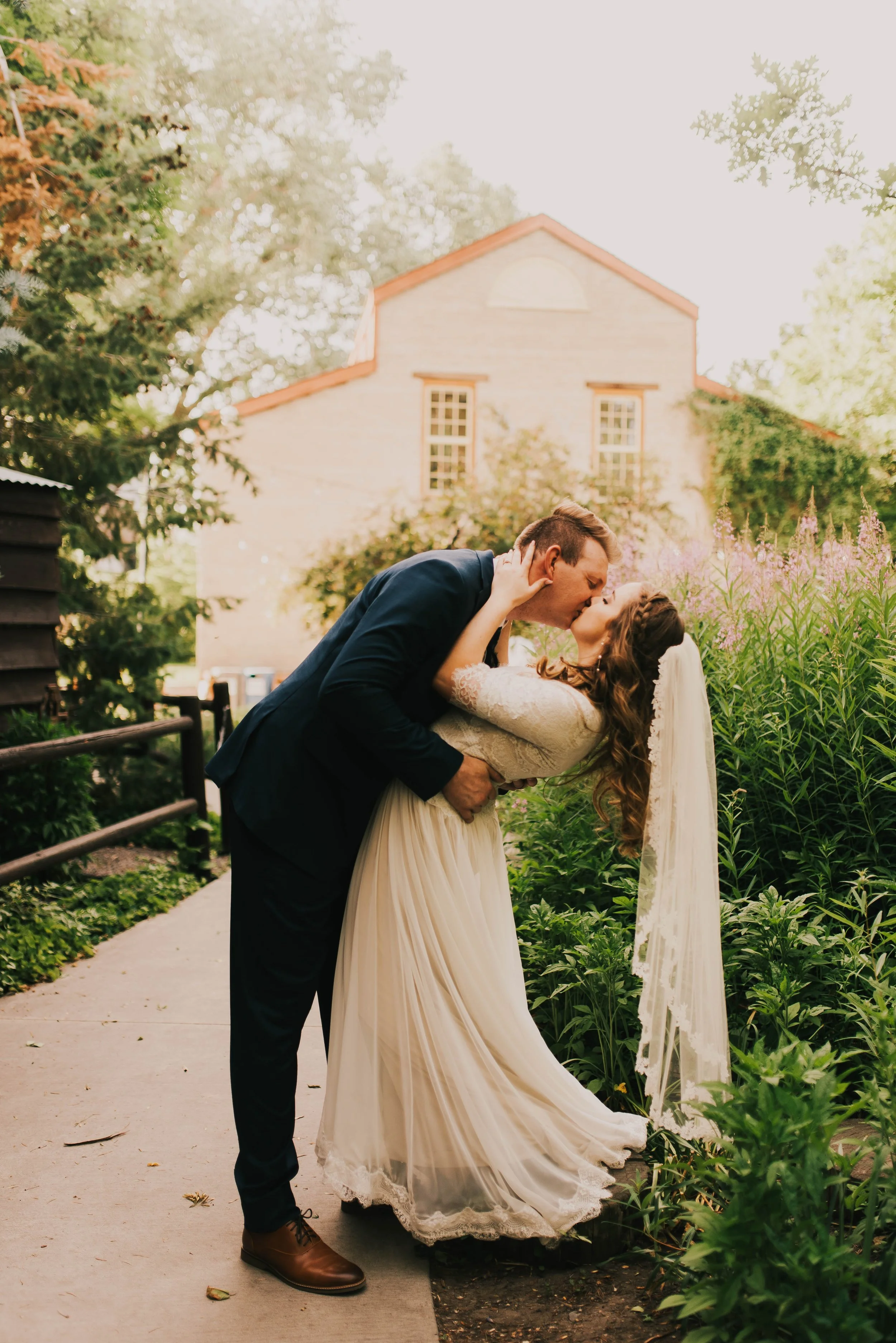 Summer Tracy Aviary Wedding 
