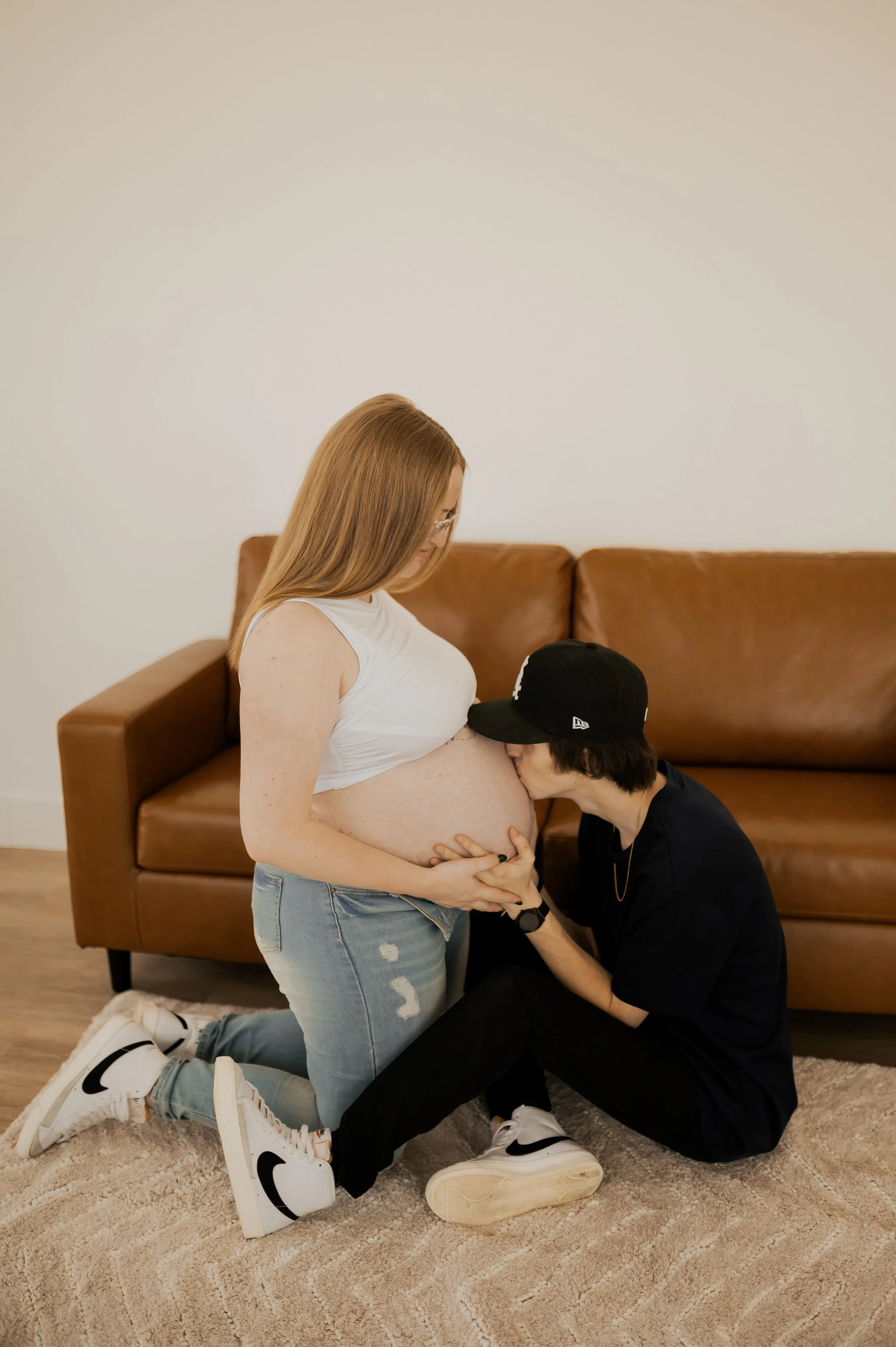 Maternity poses for photography