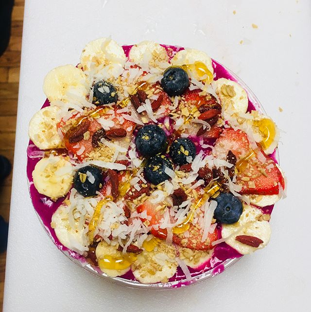 Stop by and try one of our new delicious acai &amp; pitaya bowls now!!🍓🍓 #meddeli #yum #pitaya #acai