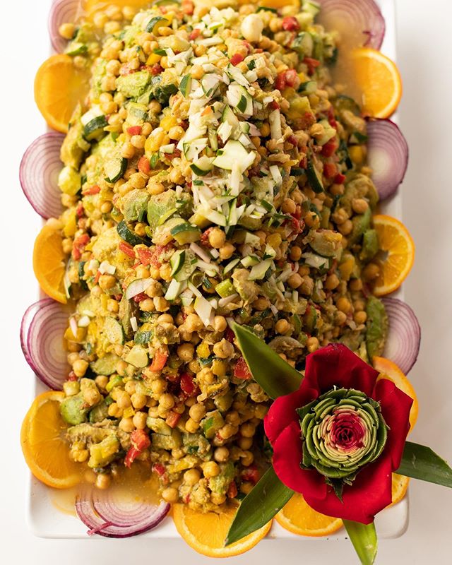 Come grab some last minute food for the holiday or give us a shout on Friday! Fall favorites include this Chickpea Avocado Salad and Grilled Broccoli with carrots and bell peppers 😍 
#delicious #fresh #thanksgiving #mediterraneanfood #northcarolina 