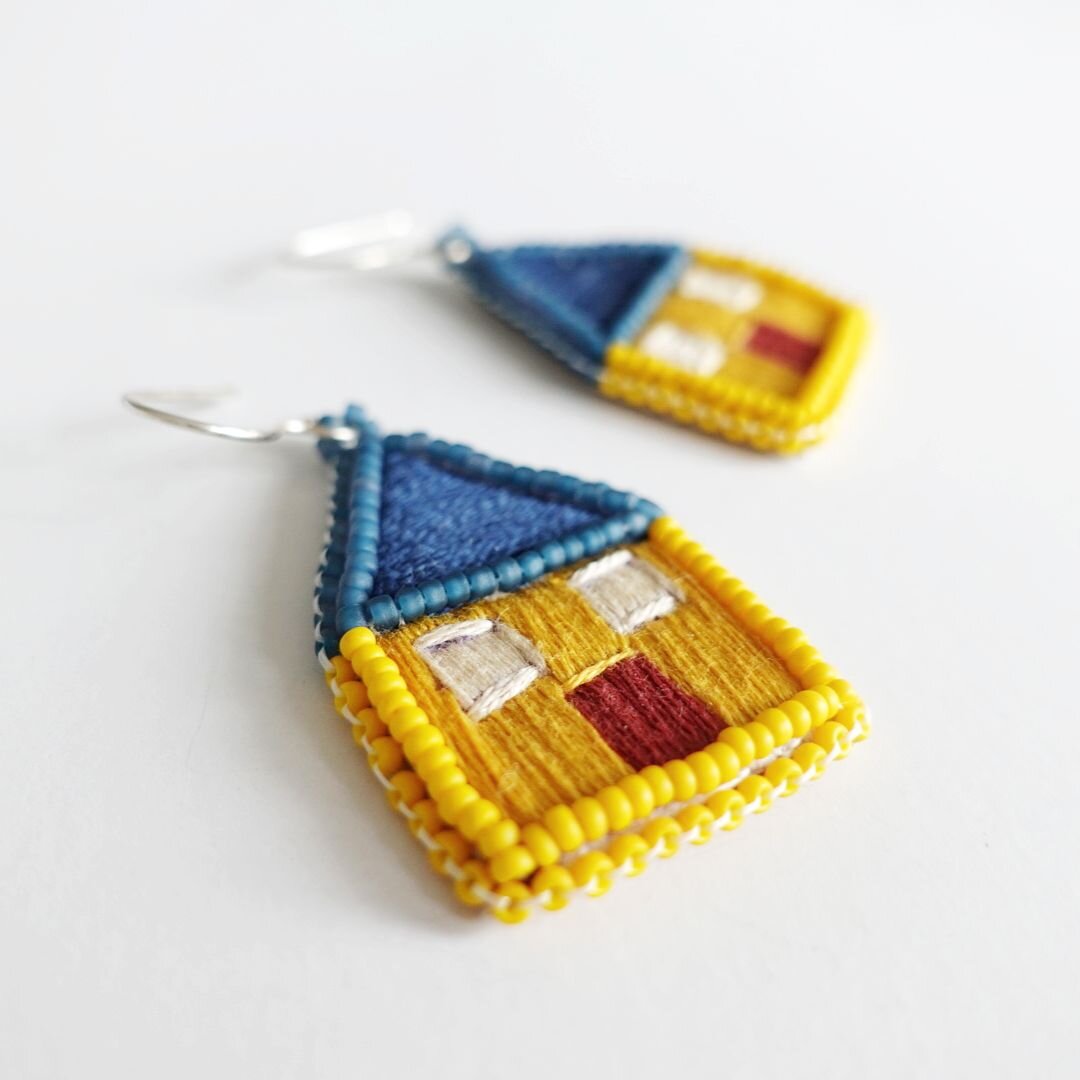Embroidered bead earrings  Bestickte Perlenohrringe  Handgemachte Ohrringe  Handmade earrings  Czech beads