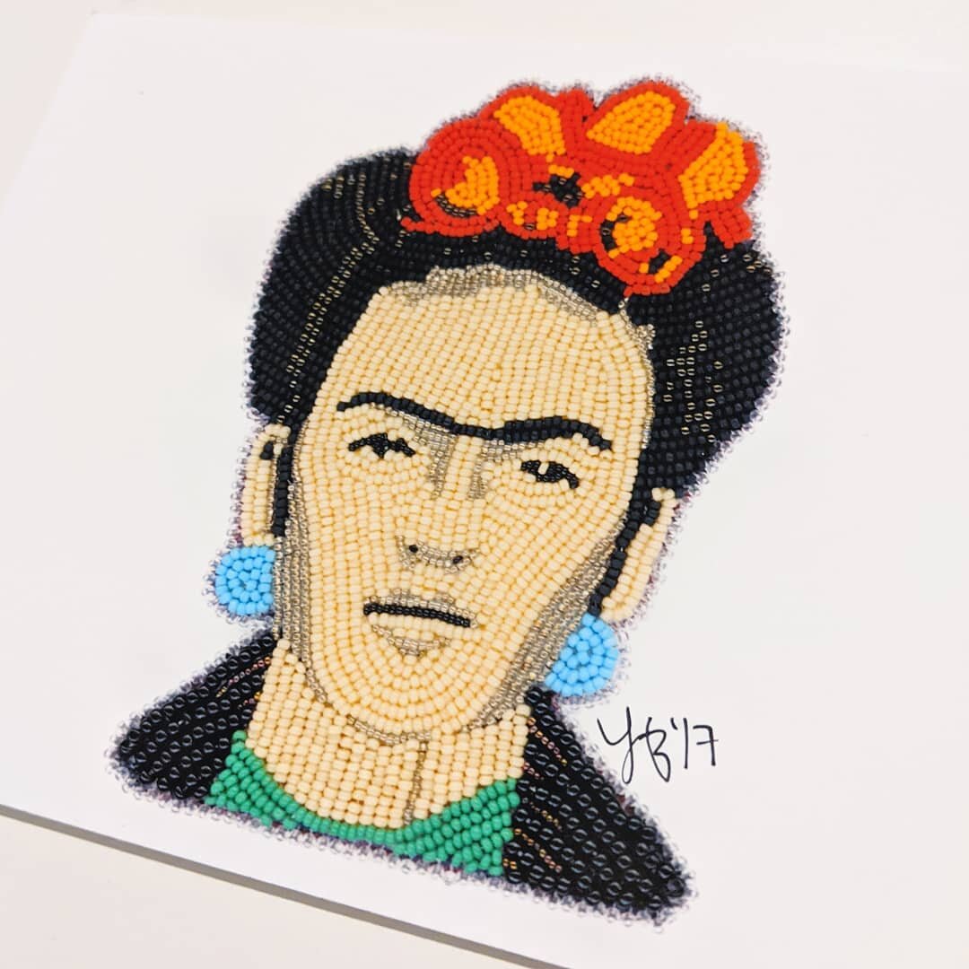 Do you like FREE art? This Friday, I'm hiding this #Frida print somewhere in Austin. Can you believe it's a print? It looks like 3D beads, right?

I'll be posting clues in my stories on Friday so you can see if you're on the right track. Whoever find