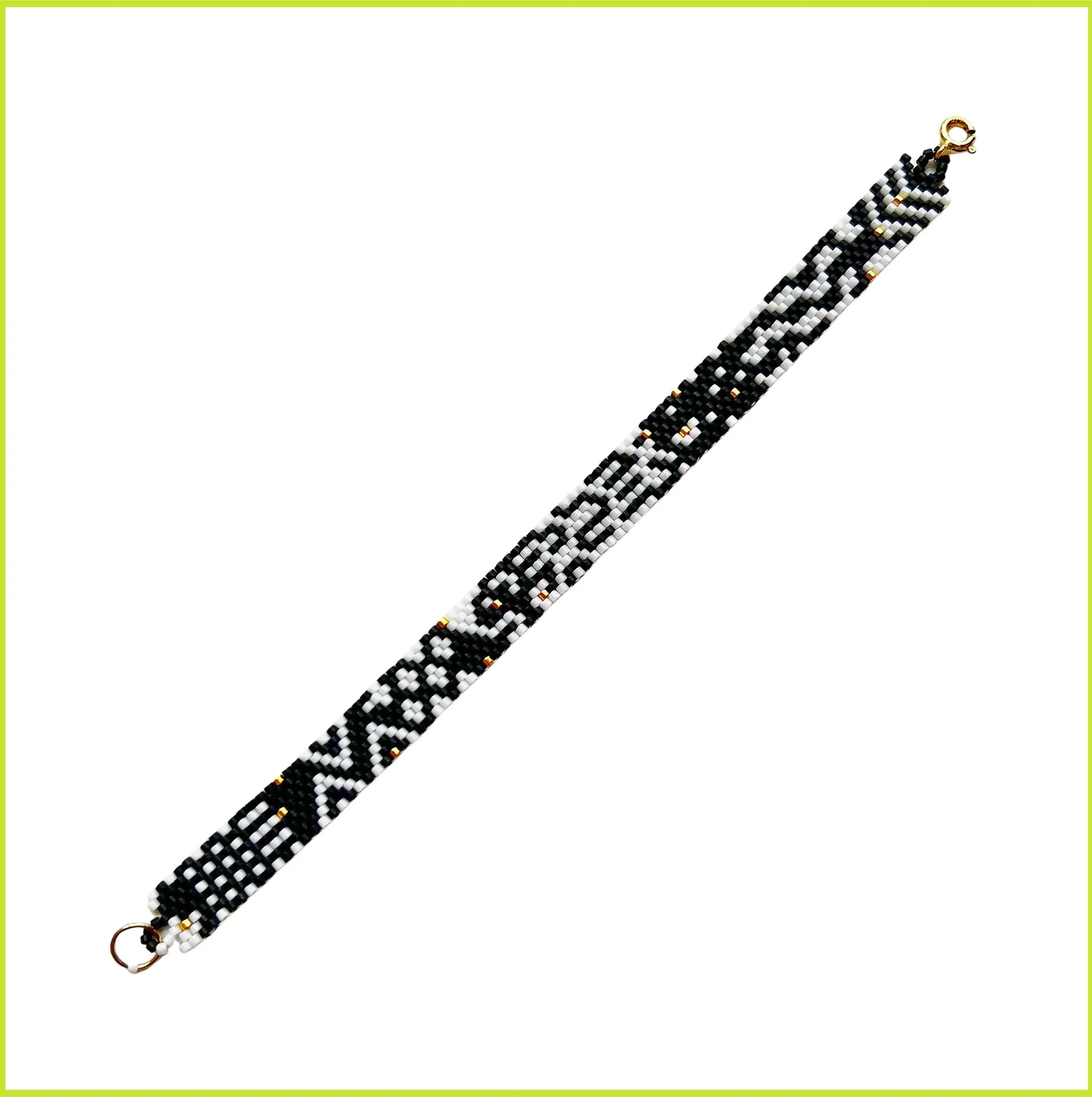 Black and white beaded bracelet.jpg