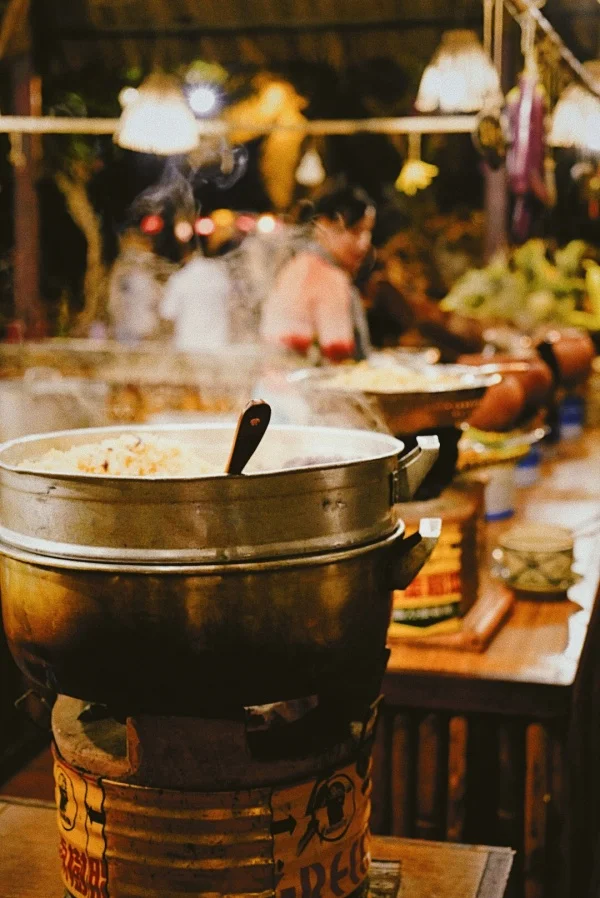 nom in nam