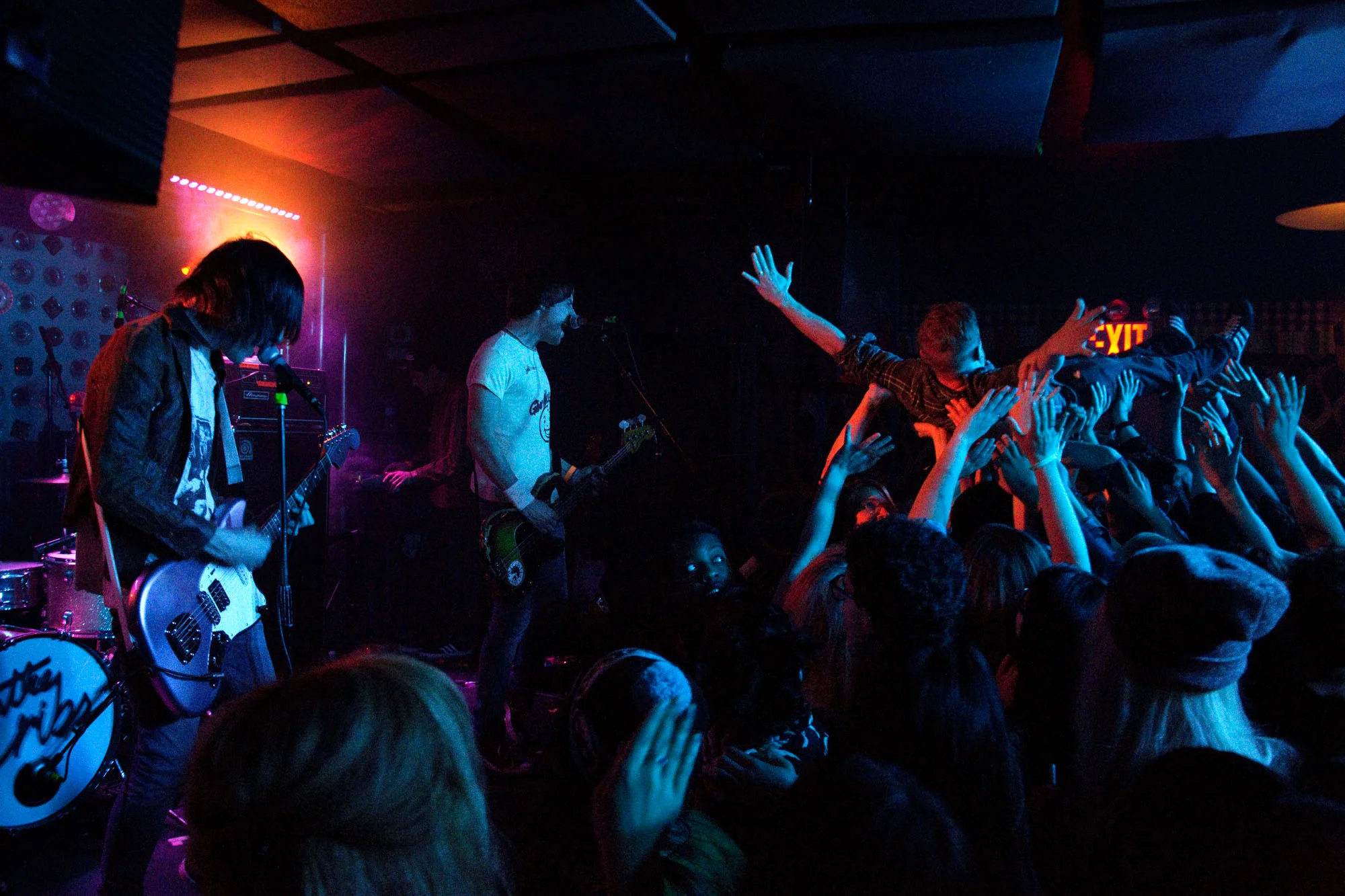 TheCribs_09.jpg