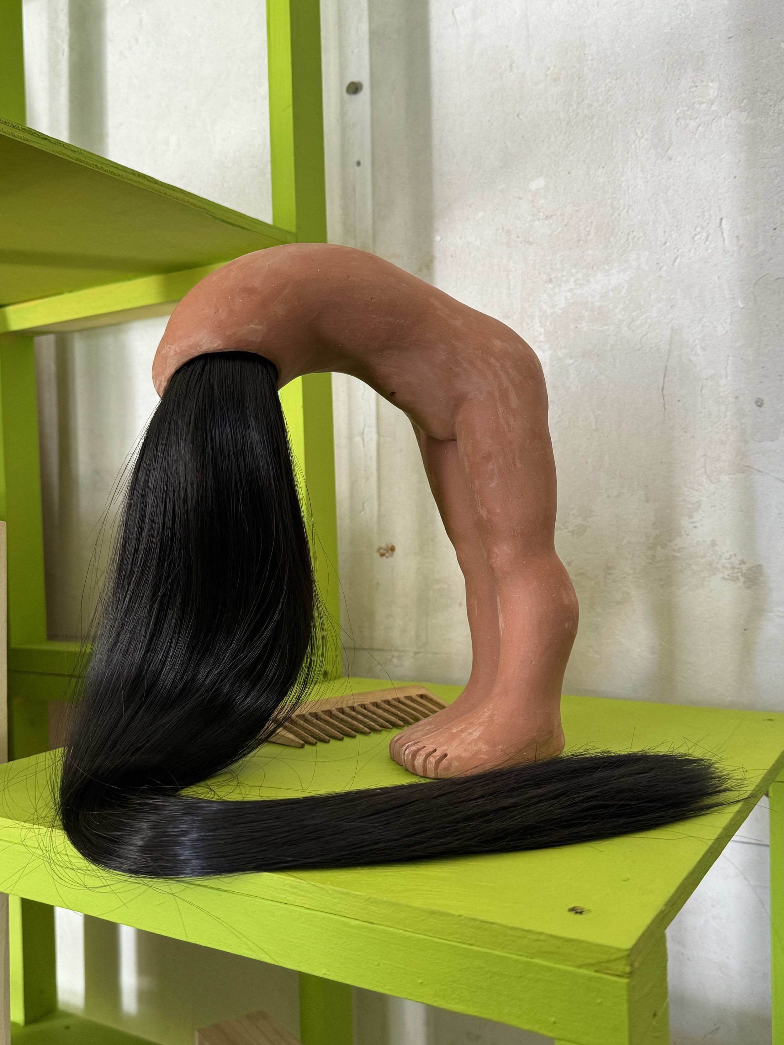 PINCEL TERRACOTA Y CABELLO