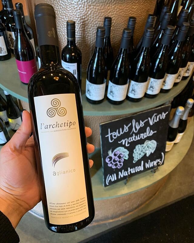 Have you checked out our retail wines? We have lots of old world, new world, natural & biodynamic wines. Grab an old faithful or try something new and exciting! ✨🍷✨. Full list available through our online ordering system. Link in bio! .
.
.
.

#