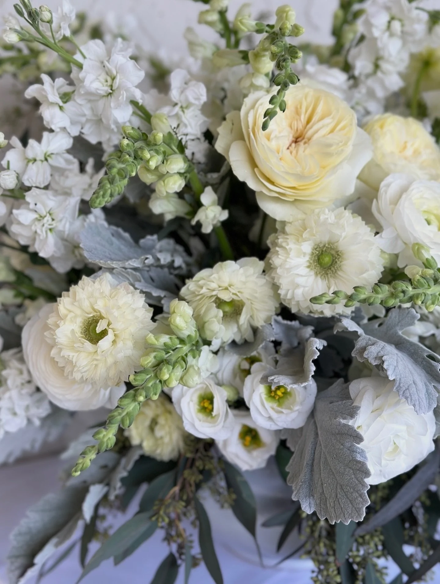 What&rsquo;s your favorite combination of colors for the month of December??

Do you like your designs to be more winter themed?  Or do you like lots of Red?!? Or is there another color combination you love for your floral designs?? 🥰