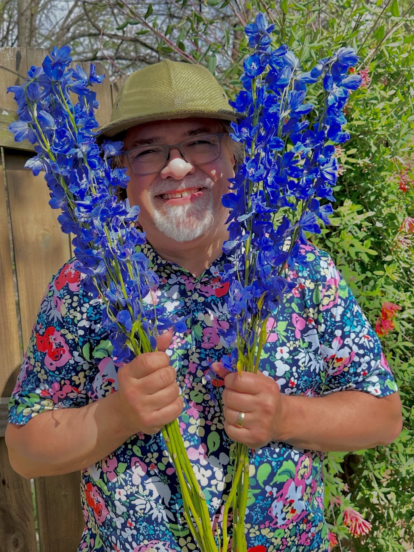 Just wanted to share some tips!! Read below!👇 

Hi everyone!! 

First, cutting your delphinium at the right stage can make all the difference for your customers.  It can take a pretty moment and turn it into a WOW moment.  Local product doesn&rsquo;