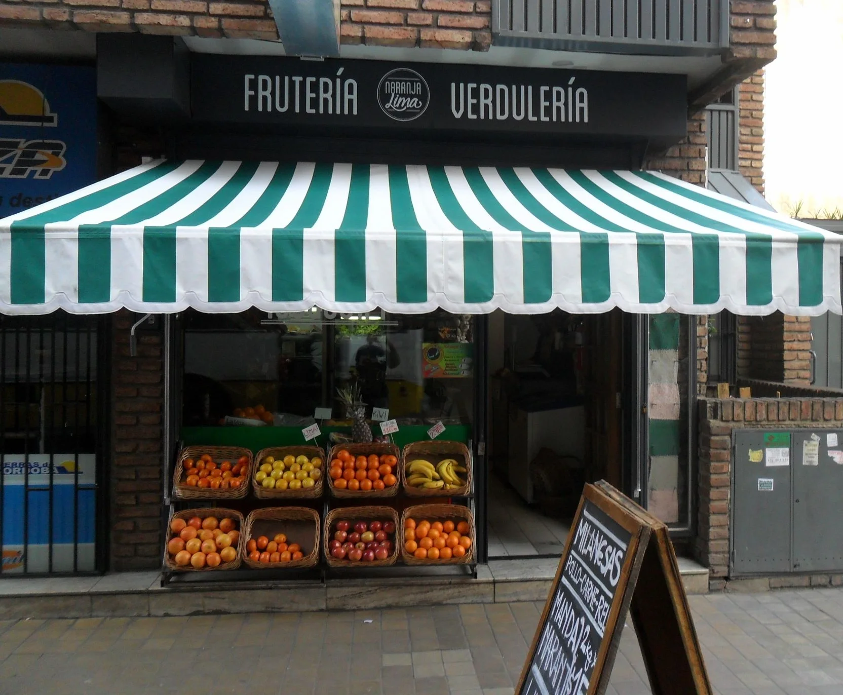 Toldo levadizo