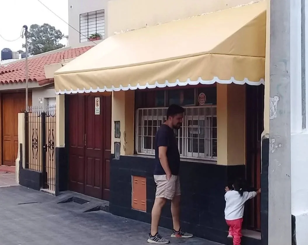 Toldo fijo para lluvia en Córdoba
