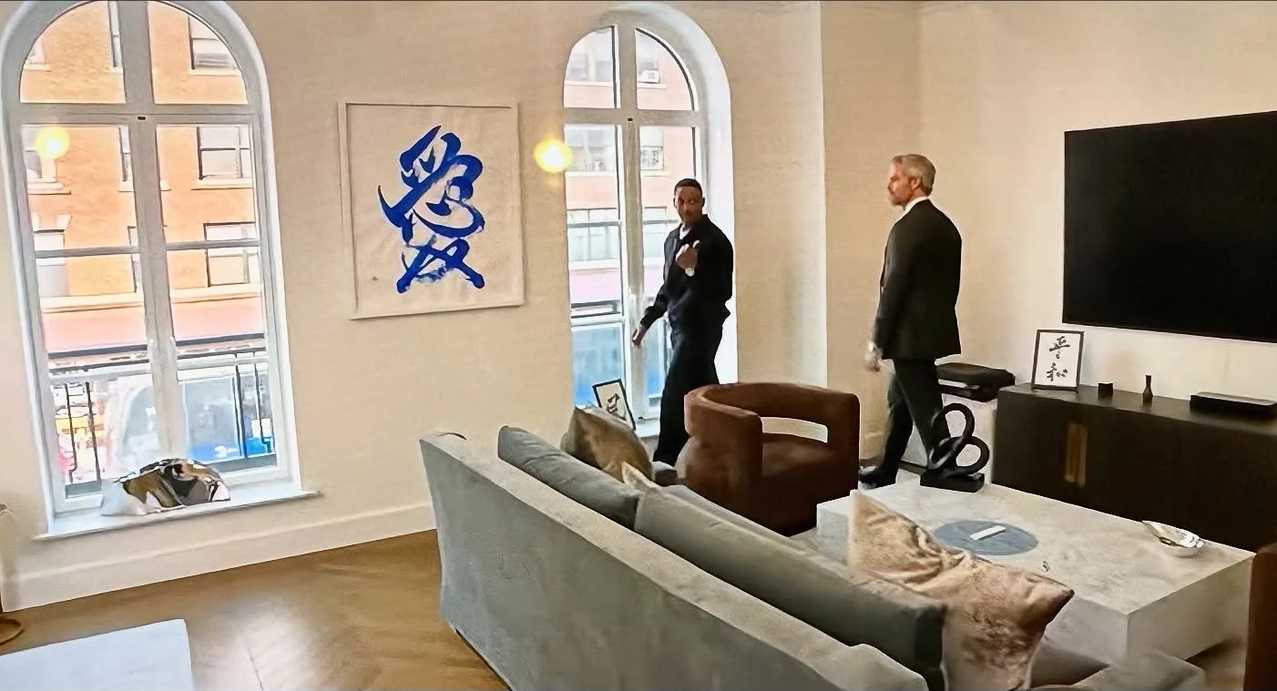 Anyone seen my art on @netflix &ldquo;Owning Manhattan&rdquo; @owningmanhattan Season 2?
I feel so happy and grateful that my work is being seen by so many people in this way✨
Thank you to the client who ordered my pieces, and to Netflix for making t