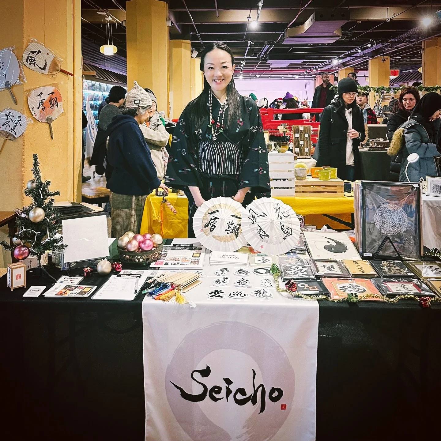 Thank you so much for having me @japaneseartistpopupshop &amp; @japanvillagebrooklyn 🎄🎁✨
To everyone who stopped by my booth, supported my work, and shared such kind words. I&rsquo;m deeply grateful🙇🏻&zwj;♀️
The bookmarks I prepared sold out, and