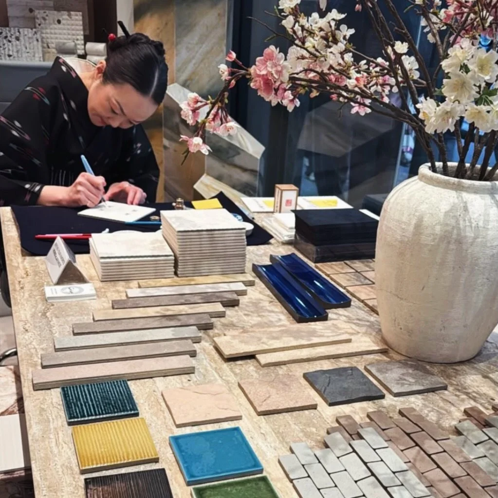 In March, I had the pleasure of creating live Japanese calligraphy at a beautiful event hosted by Karen Pearse Stone and Architectural Surfaces in New York💫
Guests enjoyed custom calligraphy written on luxury Japanese ceramic tiles✍🏻✨

It was such 