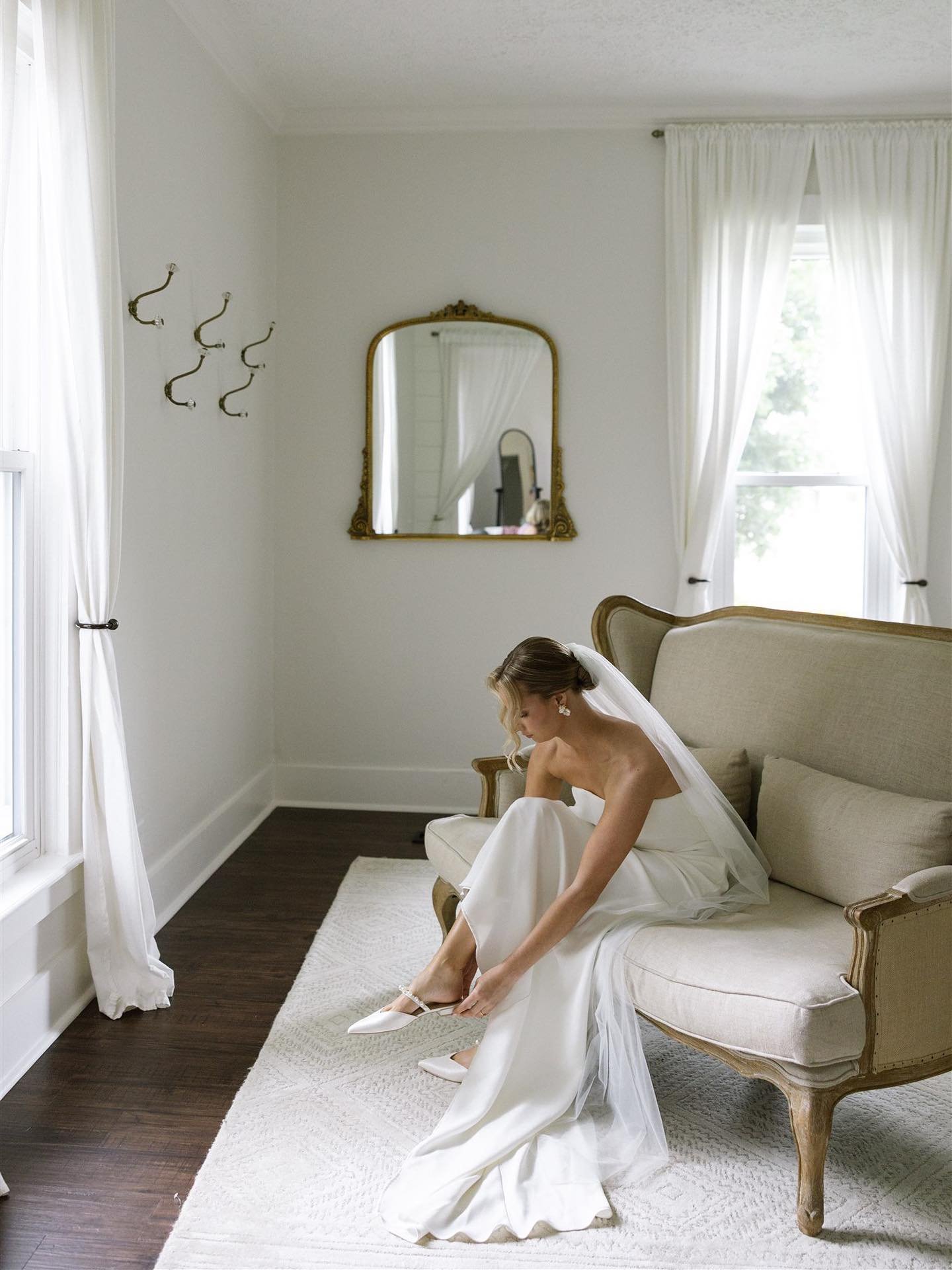 Ring, ring &mdash; dreamy bridal suite calling 😏
