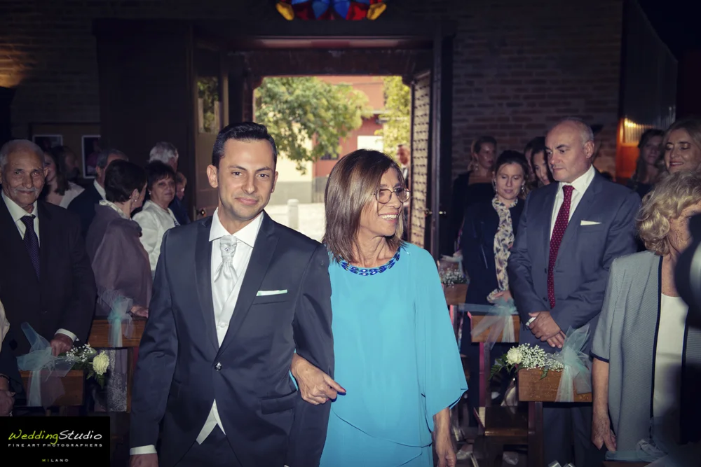 mamma-sposo-altare-nozze-2018.jpg