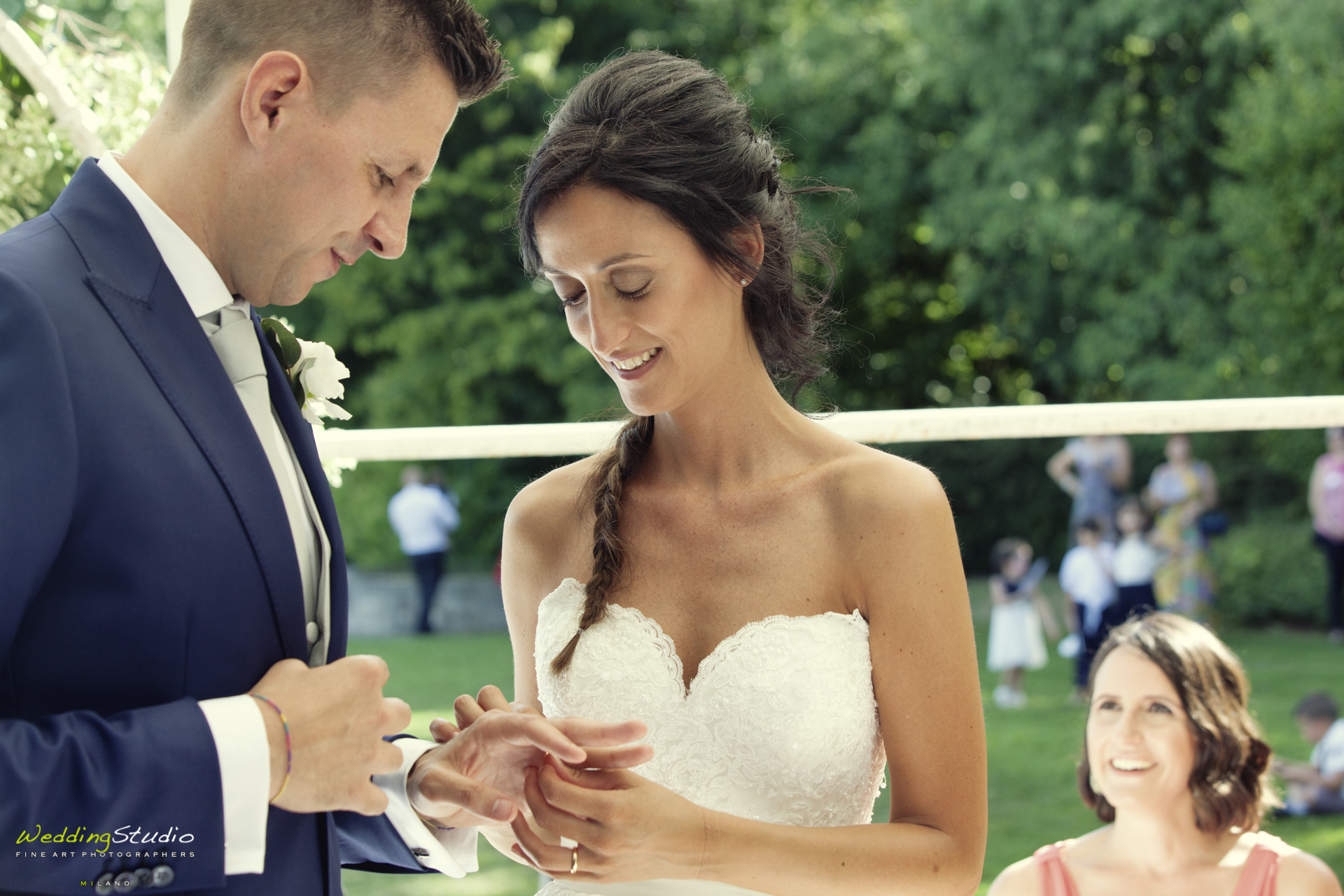 019-valeria-emiliano-matrimonio-cernusco-lombardone-scambio-fedi.jpg