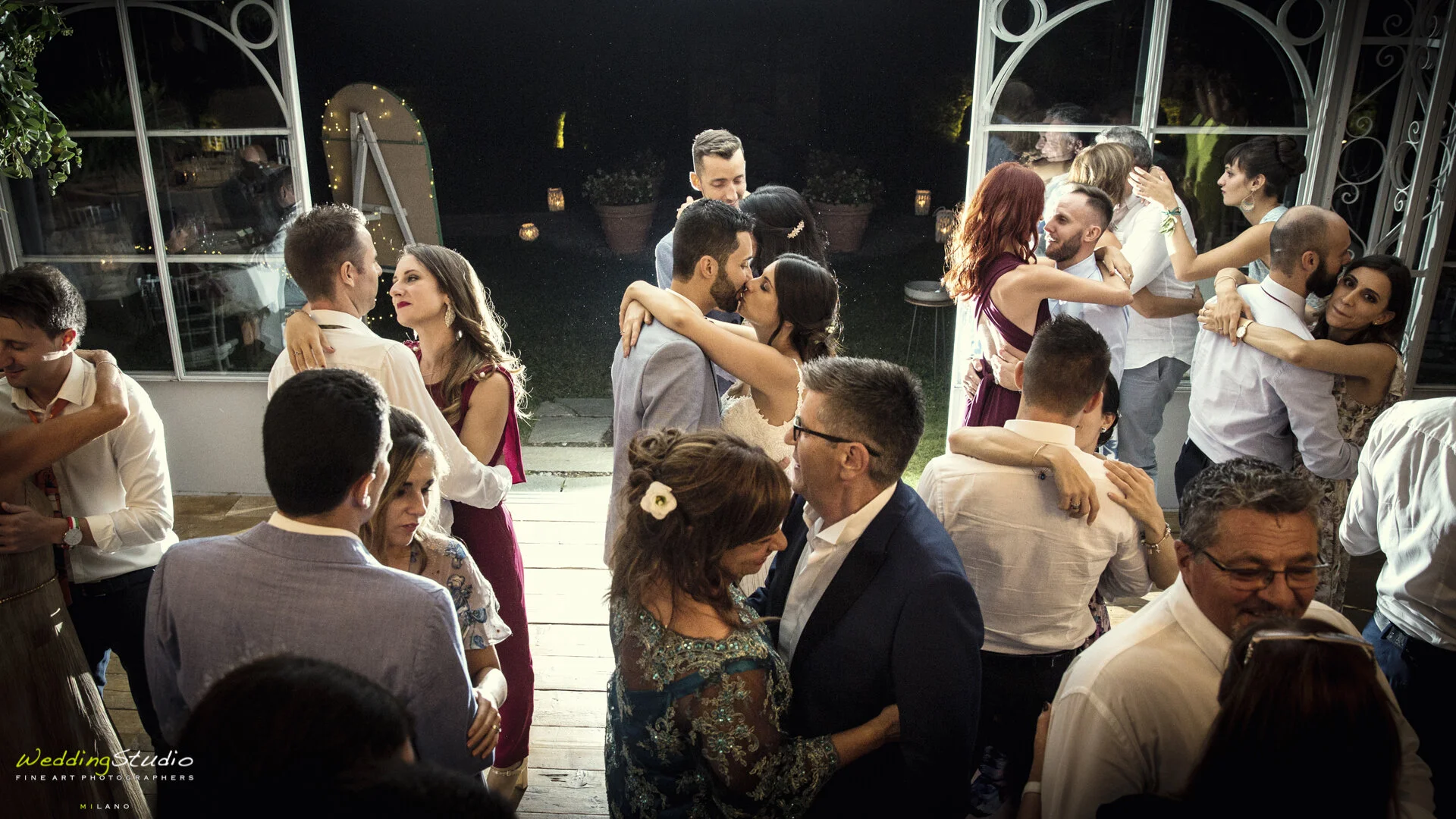 030-veronica-francesco-matrimonio-ballo-sposi-festeggiamenti.jpg