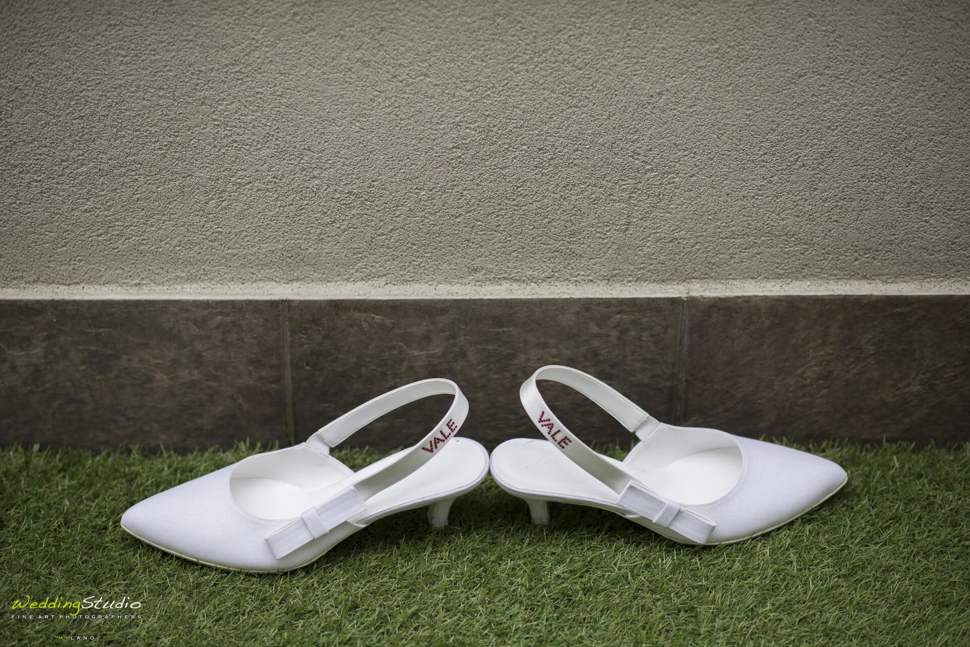 13-valentina-jacopo-matrimonio-nembro-bergamo-scarpe-sposa.jpg