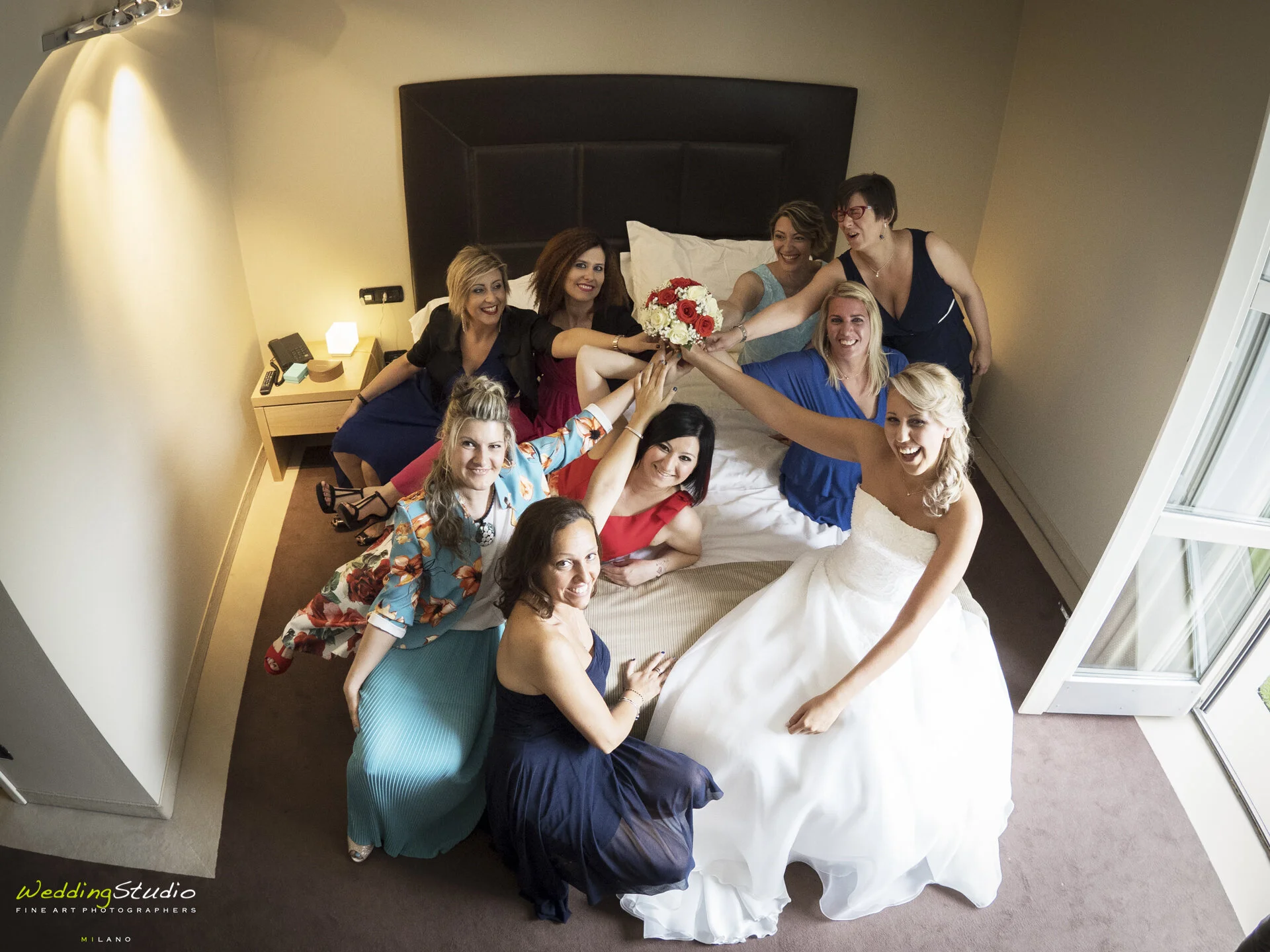 21-valentina-jacopo-matrimonio-nembro-bergamo-foto-amiche-sposa.jpg