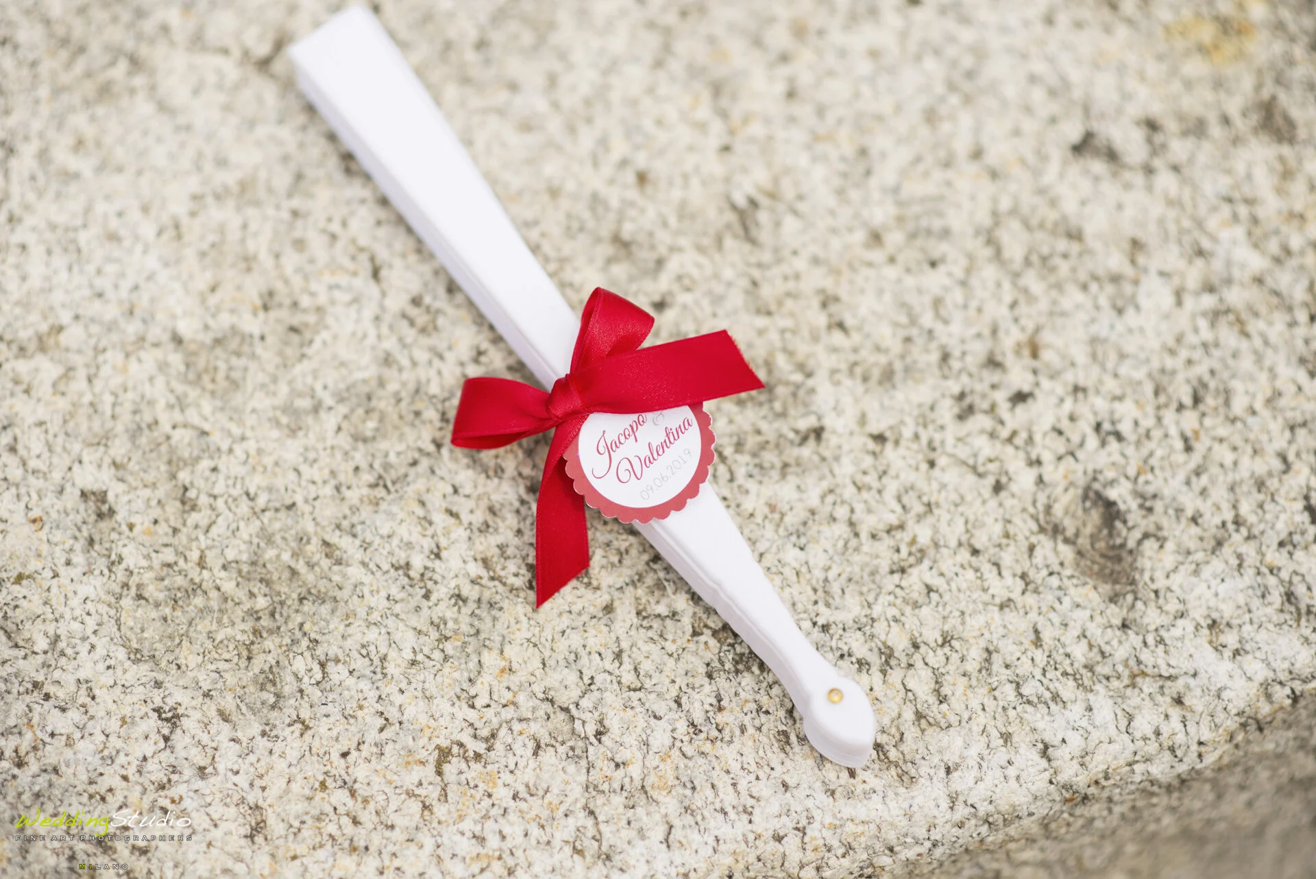 26-valentina-jacopo-matrimonio-nembro-bergamo-accessori-festa-sposi.jpg