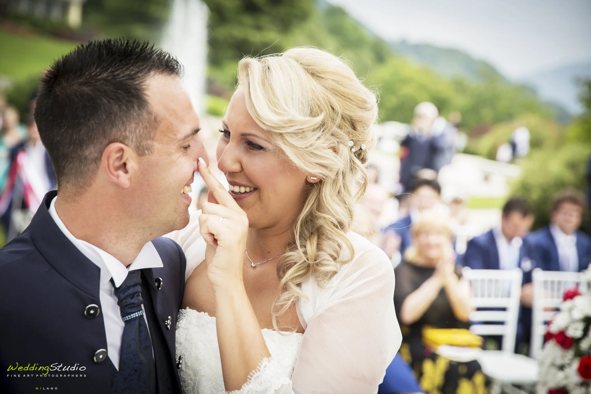51-valentina-jacopo-matrimonio-nembro-bergamo-gesti-tenerezza-sposi.jpg