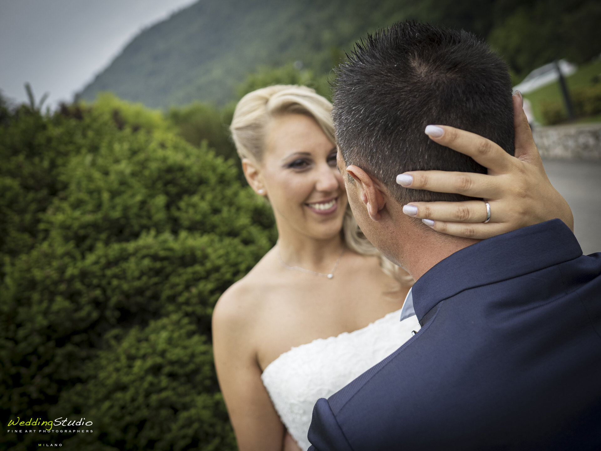 79-valentina-jacopo-matrimonio-nembro-bergamo-gesti-amore-sposi-nozze-album-foto.jpg