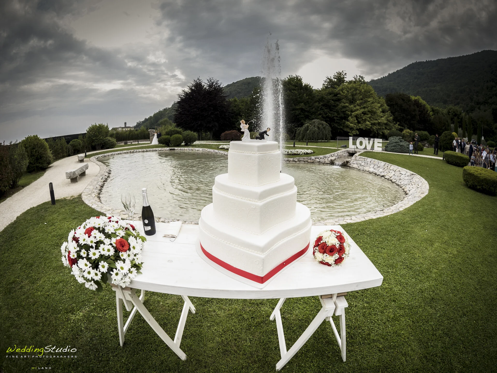 84-valentina-jacopo-matrimonio-nembro-bergamo-torta-sposi.jpg