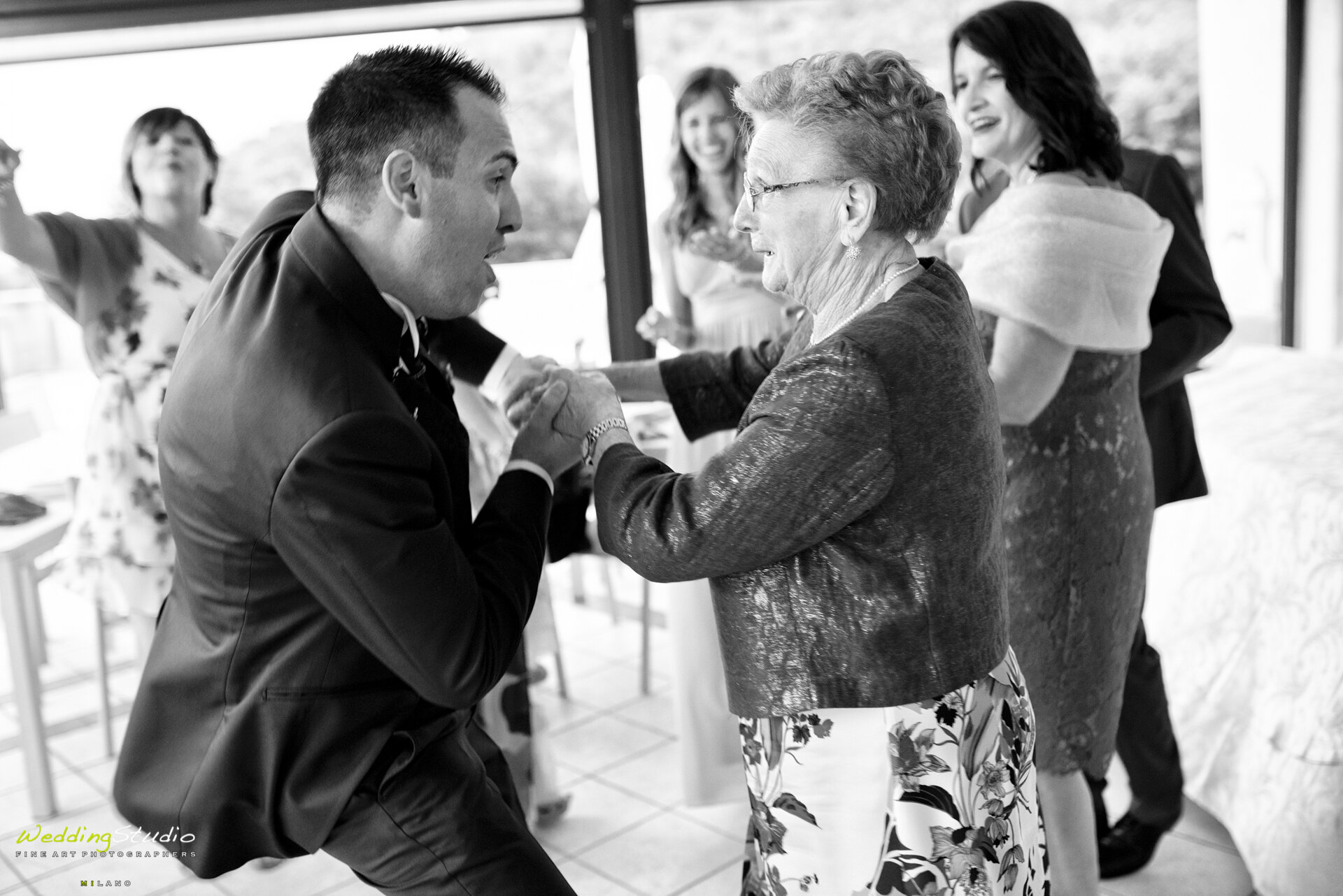 91-valentina-jacopo-matrimonio-nembro-bergamo-ballo-generazioni-festa-sposi.jpg