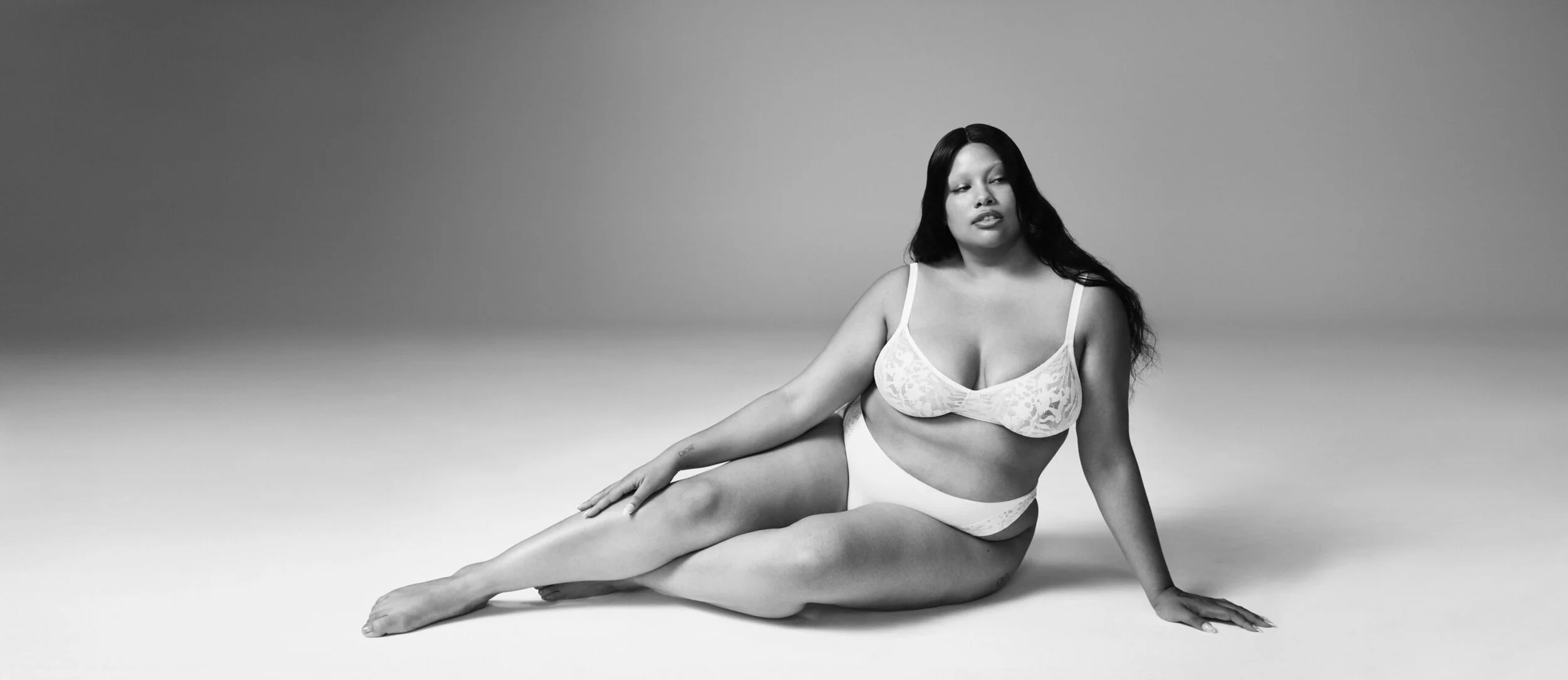 FA22_CKU_EMEA_W_SHYGIRL_ULTRA_SOFT_LACE_WHITE_02_R150-scaled.jpeg