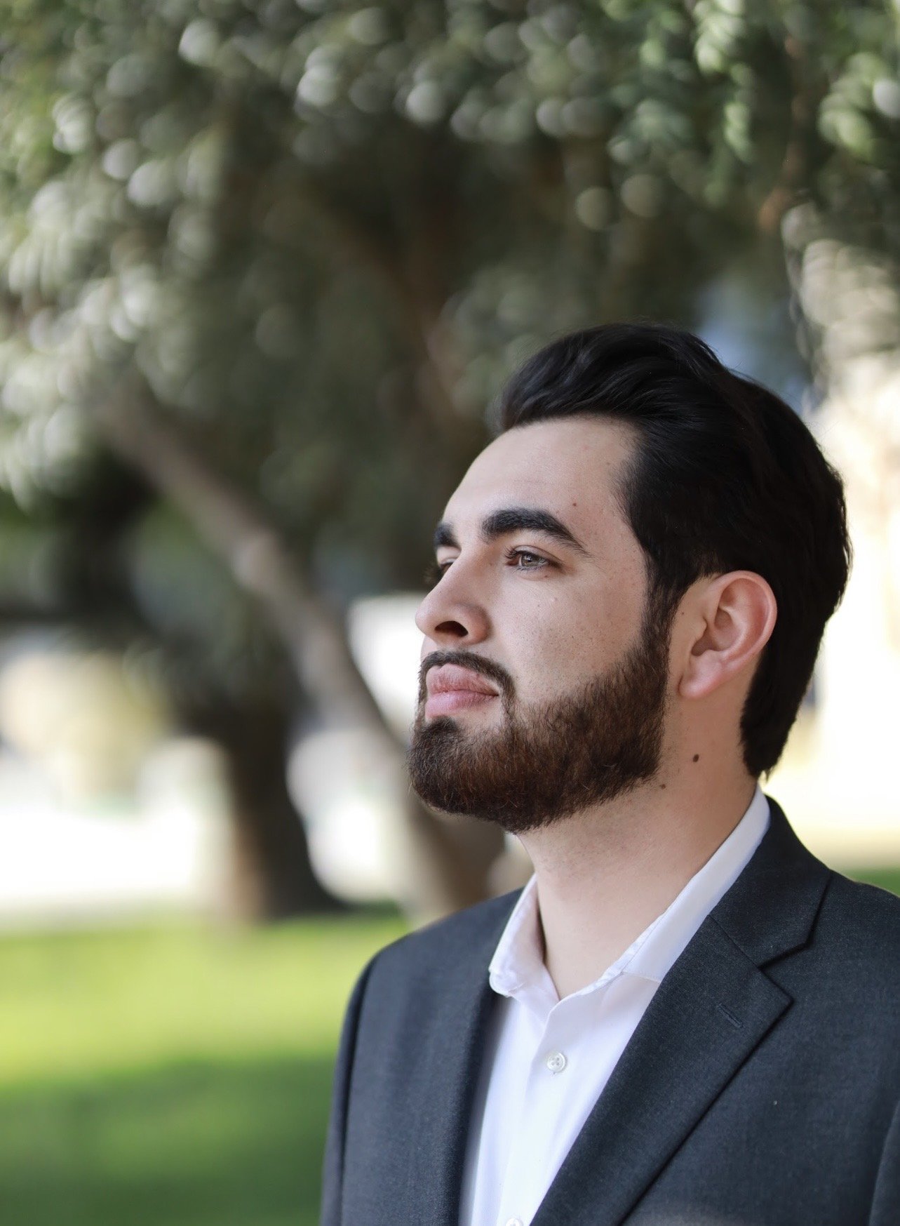 Daniele Navarrete-Estassi, Bass-Baritone