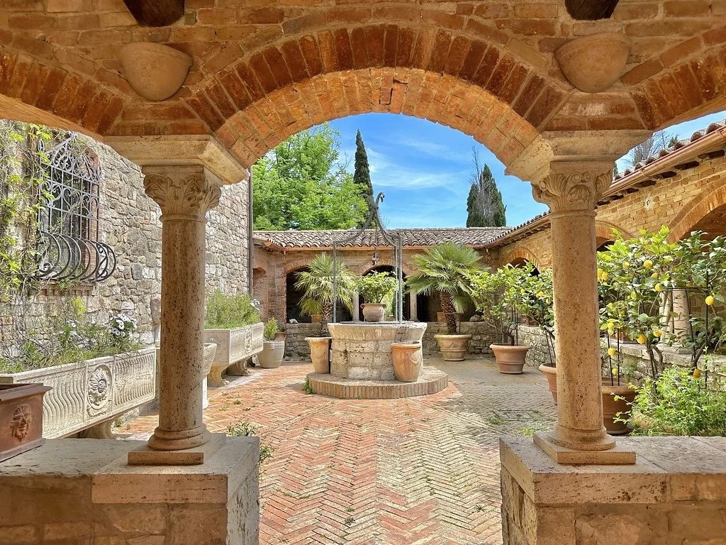 52912216512_761b514634_b Large.jpeg