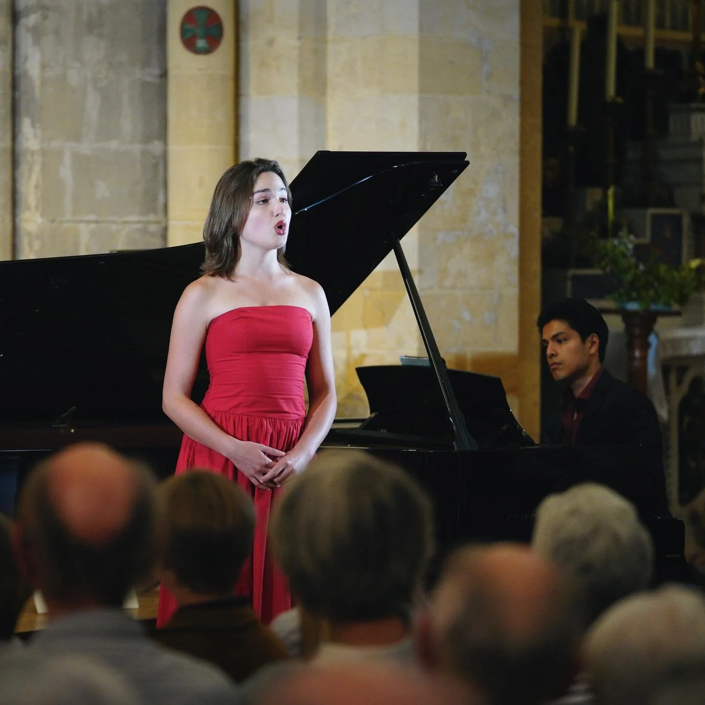 With passionate artists, a thriving community, and a mission to discover the music of language, Classic Lyric Arts is proud to unveil the 2026 Summer Programs.
This season marks a thrilling new chapter: the launch of ✨ CLA Mozart ✨
Joining CLA Fran